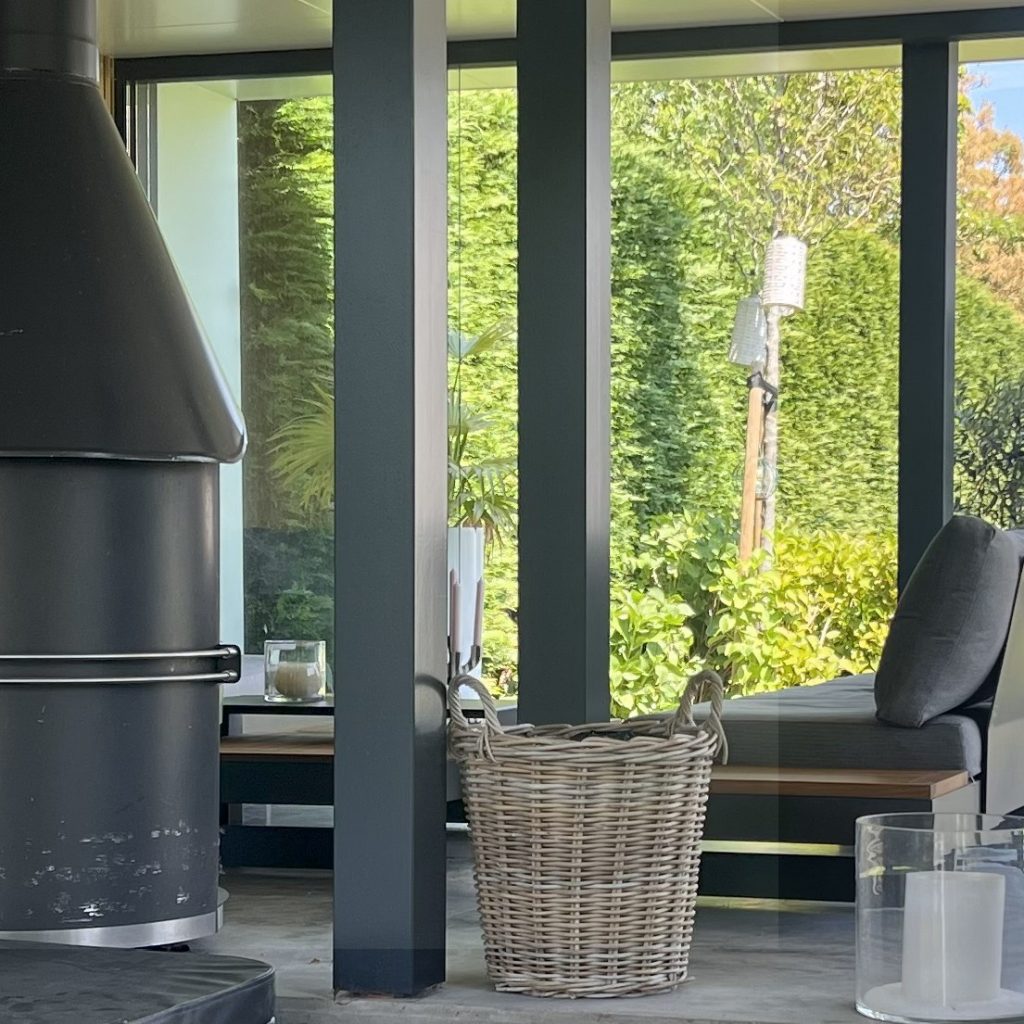 Ellen_Herber_interieurvormgeving_tuinkamer_villa_houtkachel