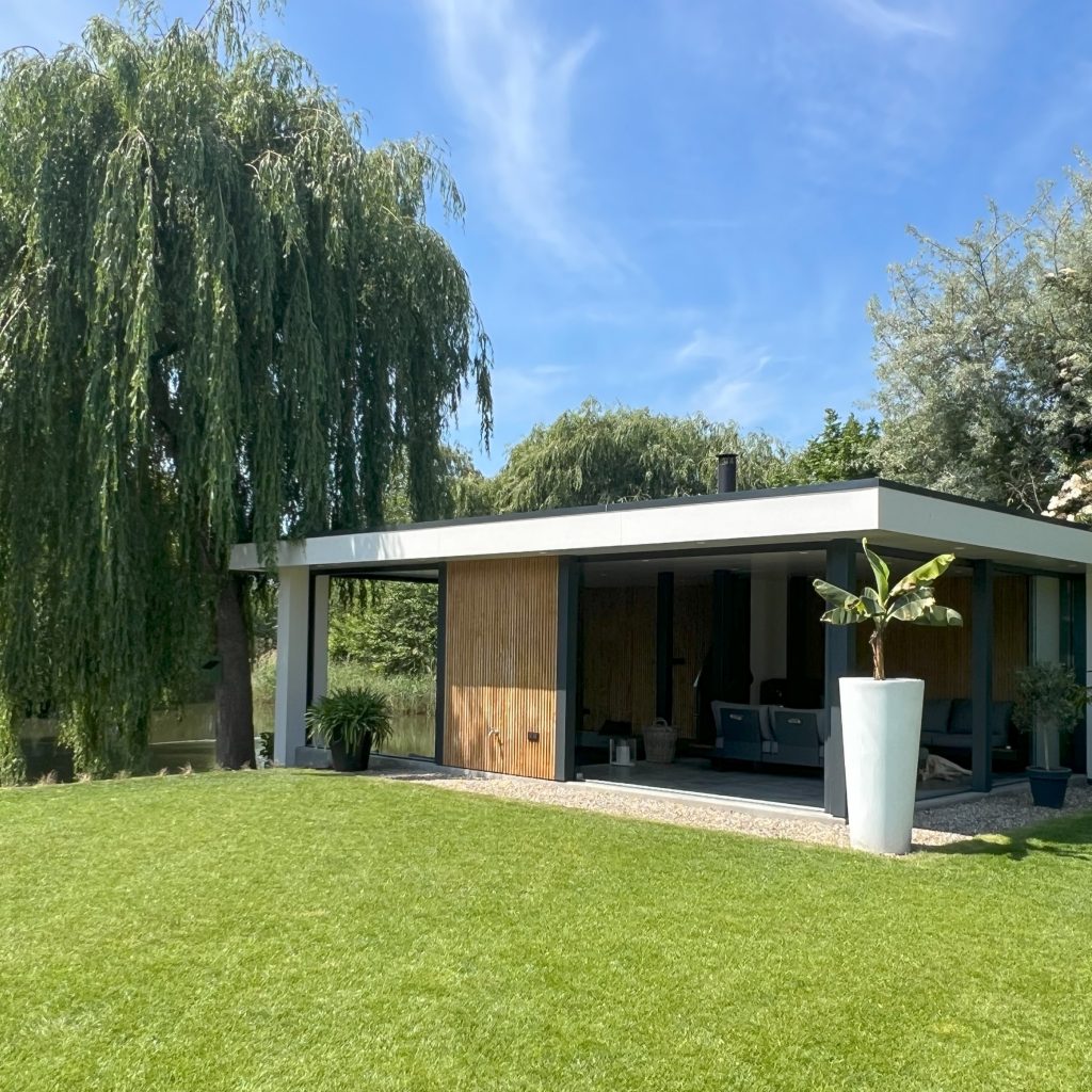 Ellen_Herber_interieurvormgeving_tuinkamer_villa_overzicht_water